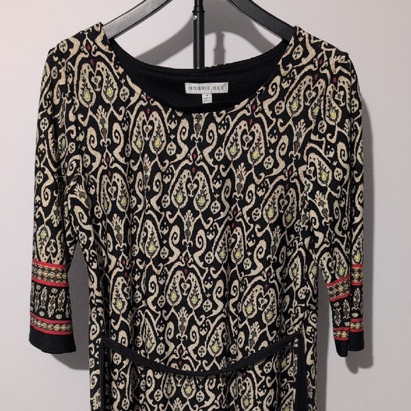 Robbie Bee Metallic Gold & Black Patterned Mini Dress with Belt - Size M - Picture 3 of 8